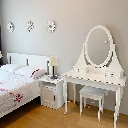Koza Apartment, Next To Akbati Shopping Mall And Tennis Court Soul Entertainment Apartment