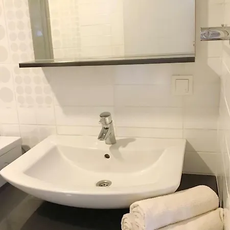 Koza Apartment, Next To Akbati Shopping Mall And Tennis Court Soul Entertainment Apartment